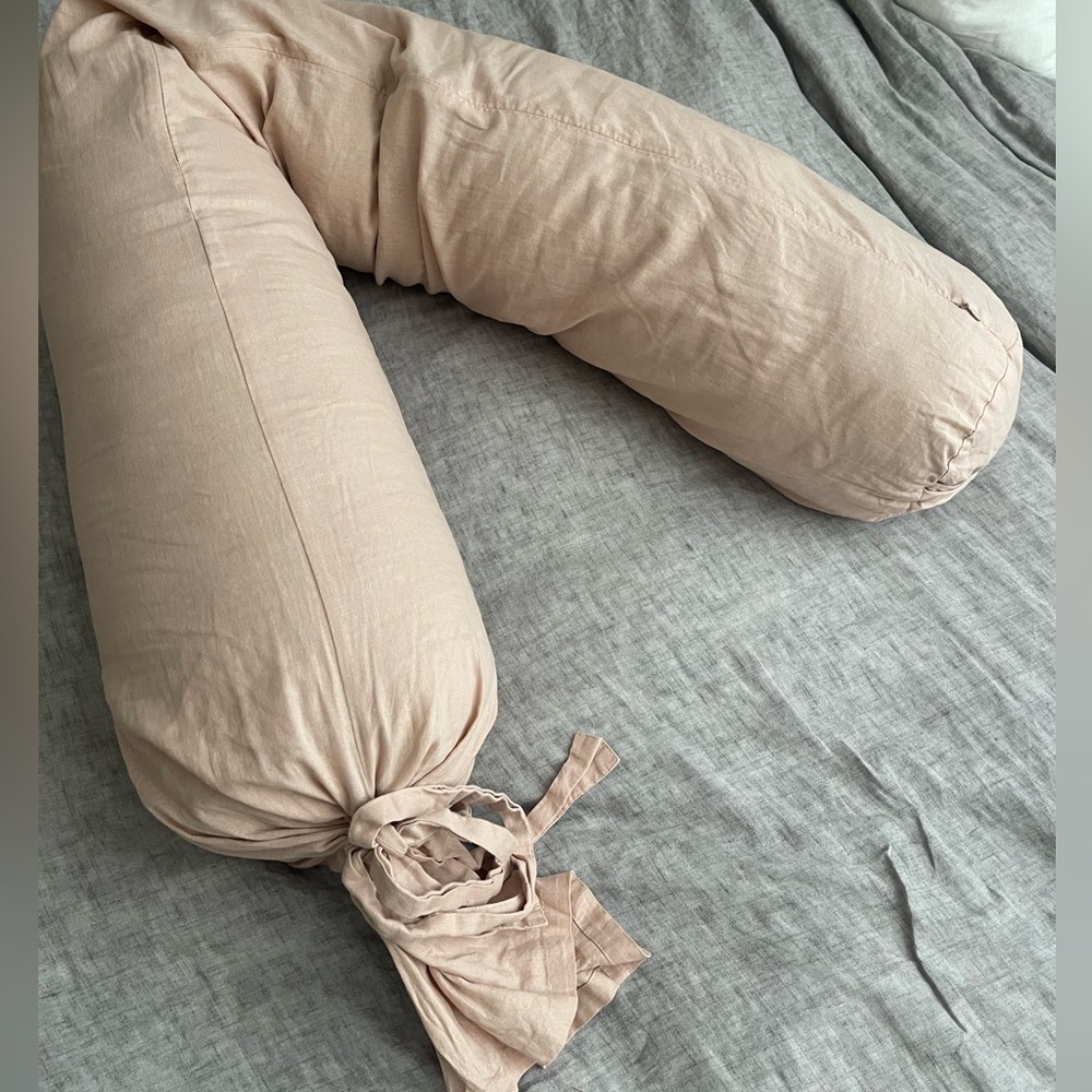 Wildbird Maternity Pillow w/ Cover